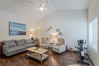 Photo #3: 2324220 Listing