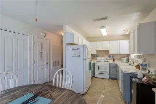 Photo #6: 2324220 Listing