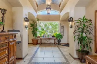 Photo #1: 2324250 Listing