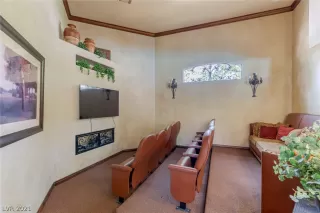 Photo #3: 2324250 Listing