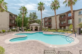 Photo #5: 2324250 Listing