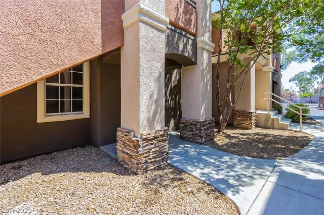 MLS: 2324280 Condo For Sale