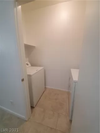 Photo #6: 2324282 Listing 