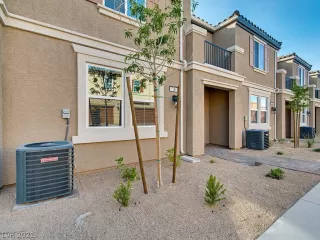 Photo #2: 2324306 Listing 