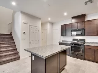 Photo #4: 2324306 Listing 