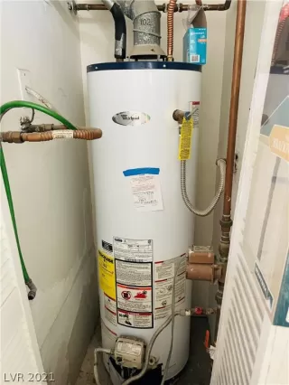 Photo #2: 2324308 Listing