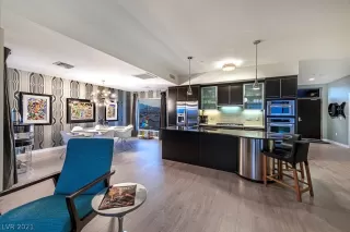 Photo #1: 2324373 Listing