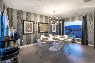 Photo #2: 2324373 Listing