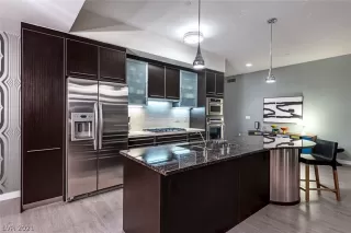 Photo #4: 2324373 Listing