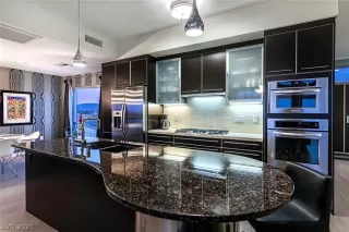 Photo #5: 2324373 Listing