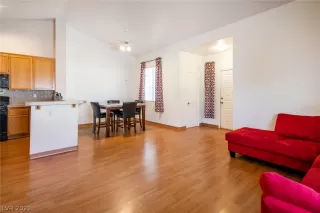 Photo #6: 2324385 Listing