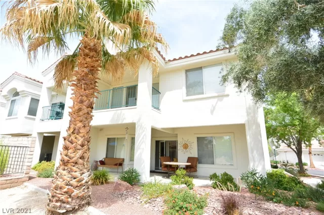 MLS: 2324387 Condo For Sale