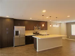 Photo #3: 2324390 Listing 