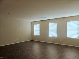 Photo #5: 2324390 Listing 