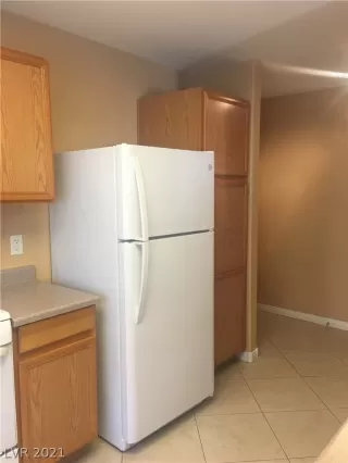 Photo #4: 2324392 Listing 