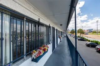Photo #3: 2324408 Listing 