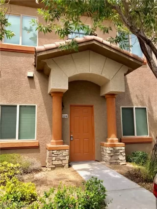 Photo #1: 2324416 Listing