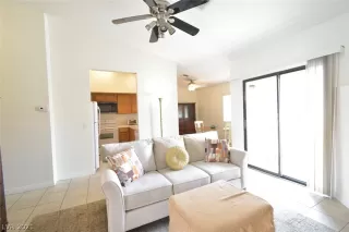 Photo #5: 2324438 Listing