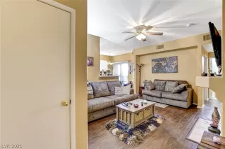 Photo #3: 2324440 Listing 