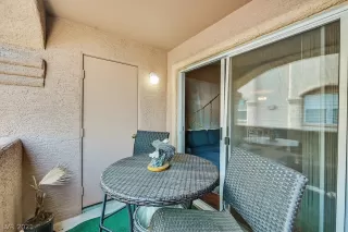 Photo #4: 2324462 Listing 