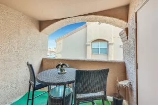 Photo #5: 2324462 Listing 