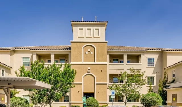 MLS: 2324468 Condo For Sale