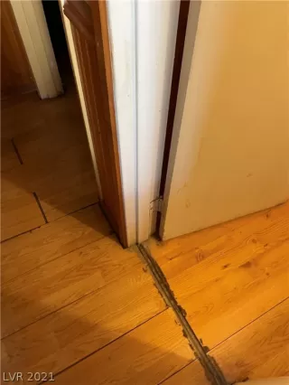 Photo #5: 2324471 Listing