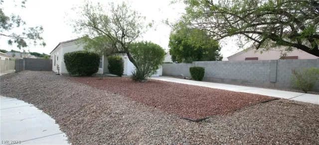 MLS: 2324483 Condo For Sale