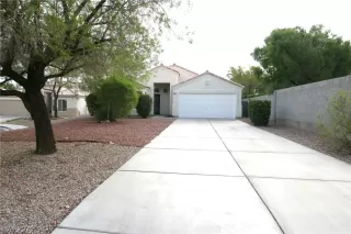 Photo #2: 2324483 Listing 