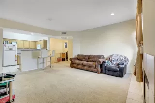Photo #4: 2324498 Listing