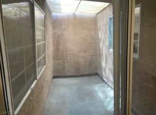 Photo #5: 2324549 Listing