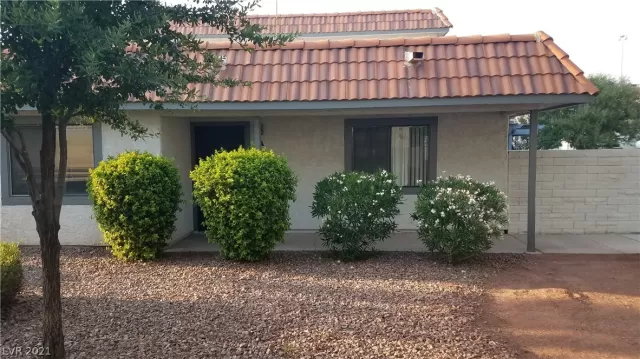 MLS: 2324561 Condo For Sale