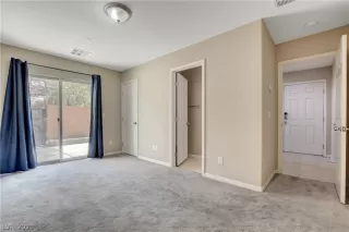 Photo #4: 2324567 Listing