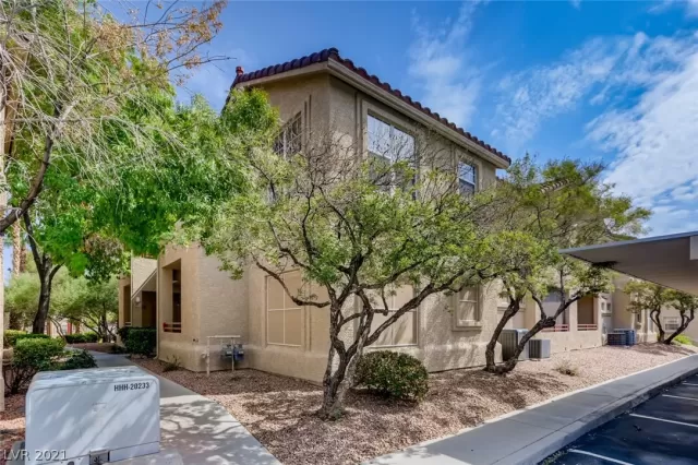 MLS: 2324631 Condo For Sale