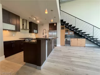 Photo #2: 2324634 Listing 