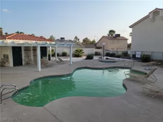 Photo #2: 2324640 Listing 