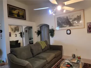 Photo #6: 2324640 Listing 