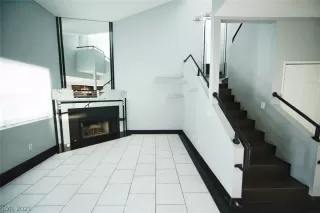 Photo #5: 2324674 Listing 