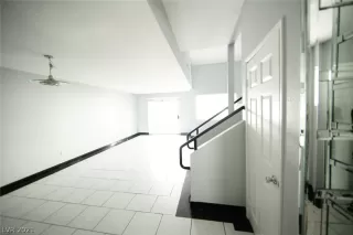 Photo #6: 2324674 Listing 