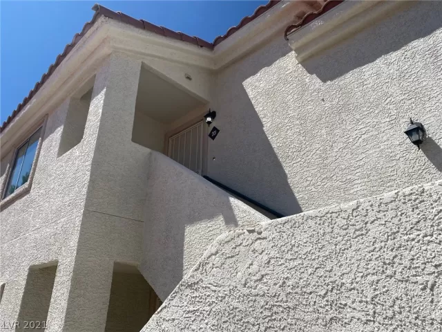 MLS: 2324676 Condo For Sale