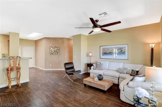 Photo #4: 2324678 Listing 