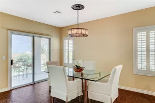 Photo #6: 2324678 Listing 