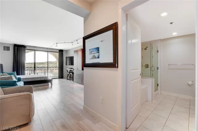 MLS: 2324704 Condo For Sale