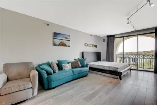 Photo #2: 2324704 Listing 