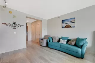 Photo #3: 2324704 Listing 