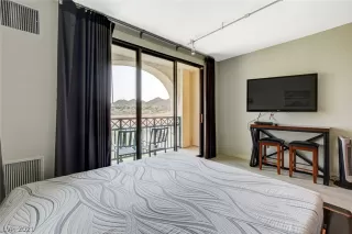 Photo #5: 2324704 Listing 