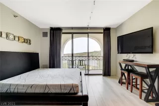 Photo #6: 2324704 Listing 