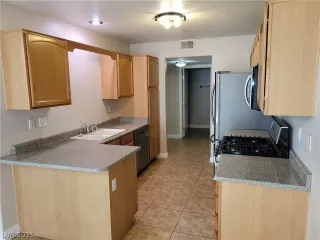 Photo #2: 2324730 Listing 