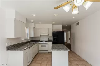 Photo #3: 2324751 Listing 