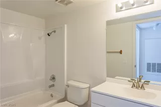 Photo #5: 2324751 Listing 